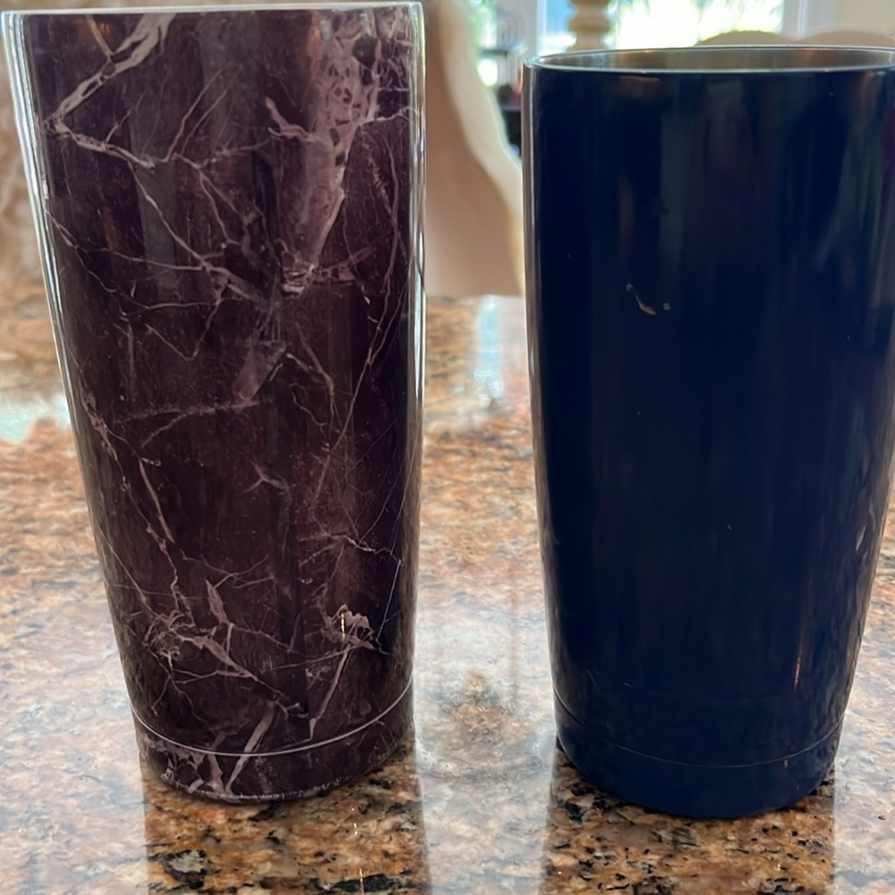 Lot of brumate swig yeti coozies and 2 cups - Picture 6 of 8